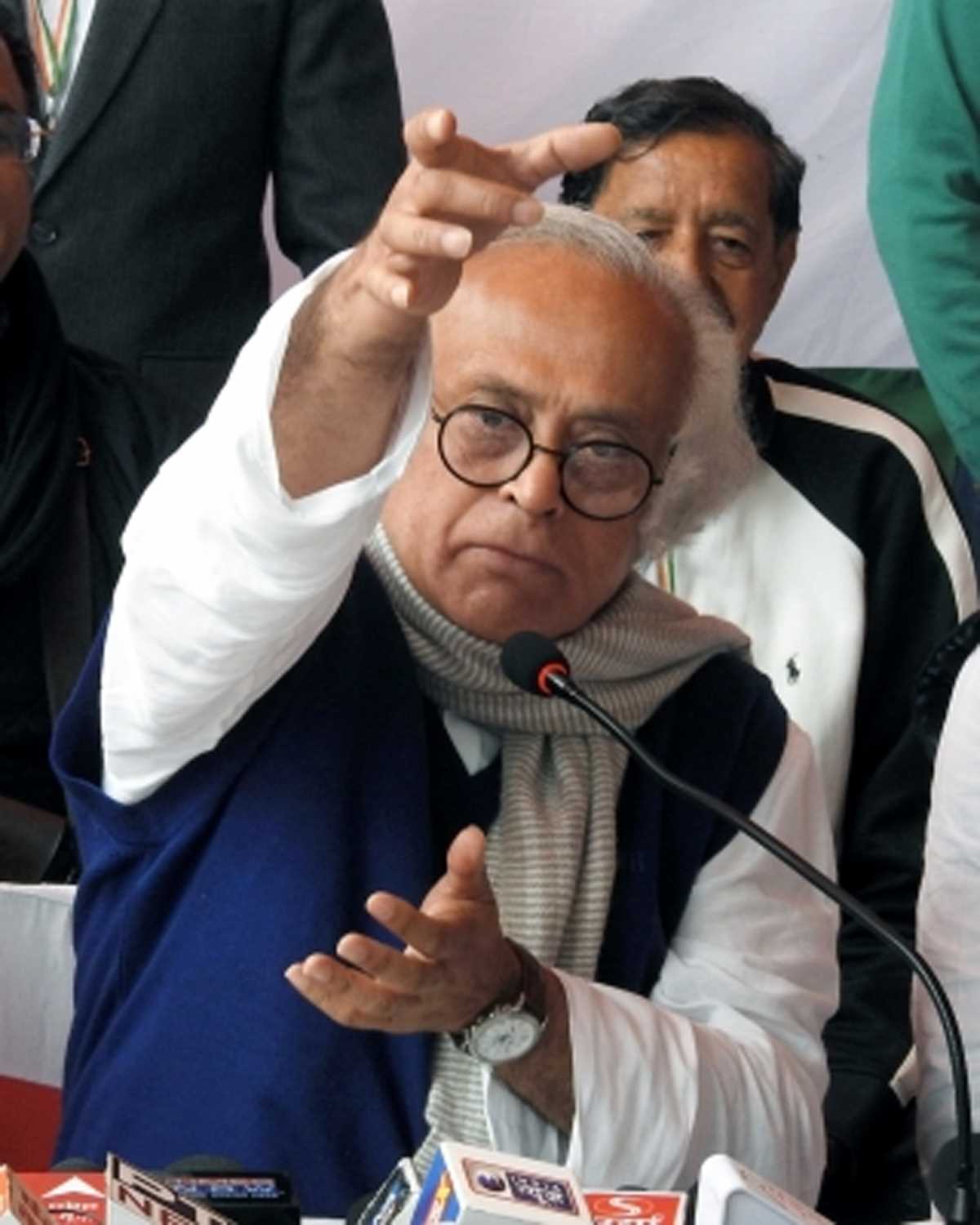 चीन पर चर्चा से इनकार, कांग्रेस ने वाजपेयी और नेहरू का दिया हवाला